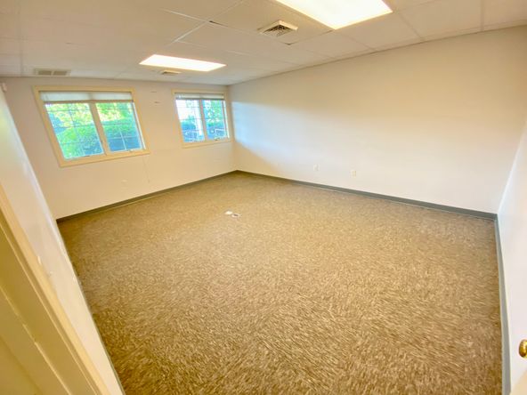 19 Bridge St, Kittery, ME 03904